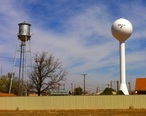 Ralls_Texas_water_towers.jpg
