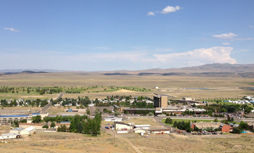 2013-07-04_17_32_49_View_of_Jackpot_in_Nevada_from_a_hill_to_the_west.jpg