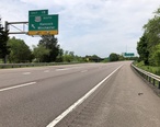 2019-05-18_13_11_41_View_west_along_Interstate_70_and_U.S._Route_40_at_Exit_1B__U.S._Route_522_SOUTH__Hancock__Winchester__in_Hancock__Washington_County__Maryland.jpg