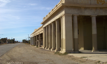 NILAND__CALIFORNIA__OLD_COMMERCIAL_BUILDING_DOWNTOWN_-_panoramio.jpg