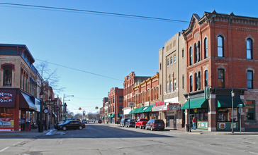 Midland_Street_Commercial_District_Bay_City_MI_C.jpg