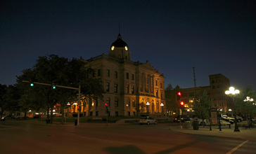 Old_Mclean_County__Illinois__Court_House__1900_-_1976__Bloomington__3660700761_.jpg