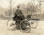 Elwood_Haynes_in_his_first_automobile__the_Pioneer__c_1910.jpg