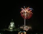 20060703_Providence_State_House_Fireworks.jpg