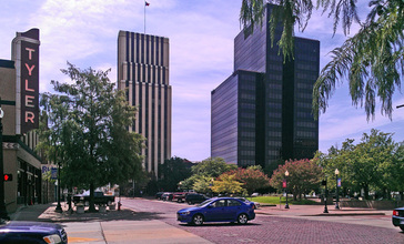 Tyler_Texas_Skyline_2012.jpg