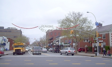 Bell_Boulevard_at_Northern_Boulevard_in_Bayside.jpg