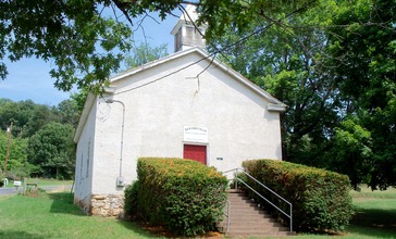 Bentonville_Primitive_Baptist_Church_-_panoramio__1_.jpg