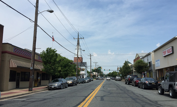 2016-06-11_11_03_54_View_west_along_Maryland_State_Route_132__Bel_Air_Avenue__at_Howard_Street_in_Aberdeen__Harford_County__Maryland.jpg