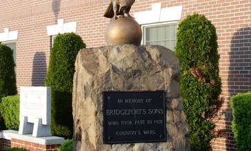Bridgeport_Borough_Hall__War_Memorial__MontCo_PA_03.JPG