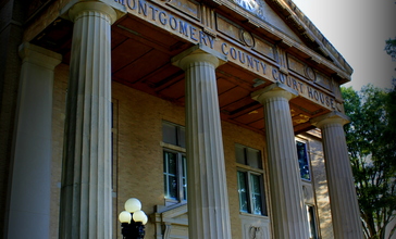 Montgomery_County_Courthouse__Troy_NC.JPG