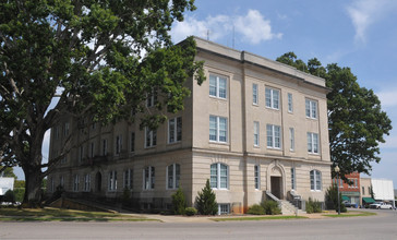 MOORE_COUNTY_COURTHOUSE__CARTHAGE__MOORE_COUNTY.jpg