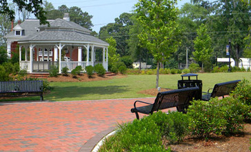 Civil_War_Trailhead_Park_on_Main_Street_-_Dallas_GA.jpg