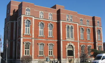 Defiance_County_Courthouse__southern_side_and_front.jpg