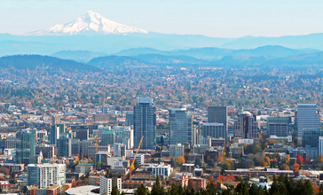 Portland_and_Mt._Hood_from_Pittock_Mansion.jpg