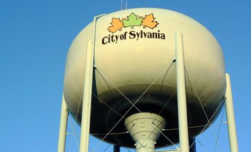 City_of_Sylvania_water_tower.jpg