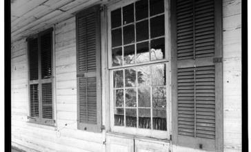 Window_detail_Woodburn_Plantation.jpg