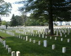New_Albany_National_Cemetery_graves.JPG