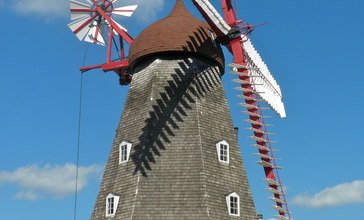 Elk_Horn_Iowa_Windmill.JPG