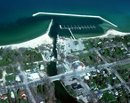 Leland_Michigan_aerial_view.jpg