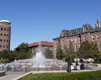 Purdue_University_Liberal_Arts_fountain.jpg