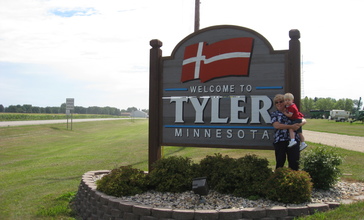 Welcome_sign_to_Tyler__Minnesota.jpg