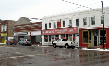 Solon_iowa_downtown.jpg