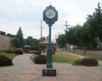 Clock_at_Rotary_Park.jpg