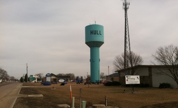 Water_Tower_of_Hull__Iowa.JPG