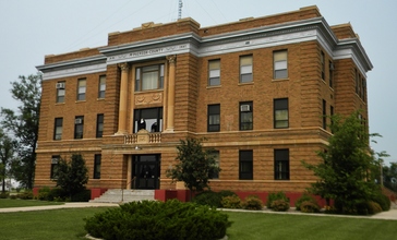McPherson_County_Courthouse_NRHP_86003020_McPherson_County__SD.jpg