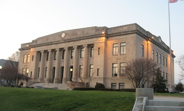 Daviess_County_Courthouse_in_Washington.jpg