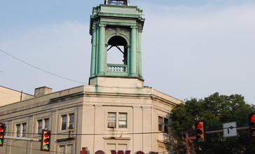 TowerTheaterUpperDarby69thStreet2007.jpg