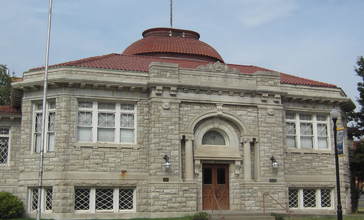 Parsons__KS_former_public_library_building_funded_by_Andrew_Carnegie..jpg