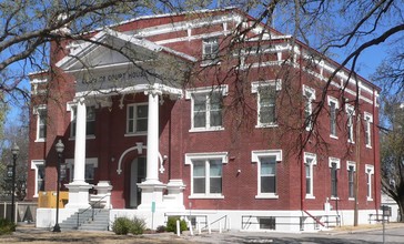 Ellis_County__Oklahoma_courthouse_from_SW_1.JPG