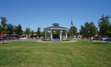 Carrollton_July_2019_09__Carrollton_Square_.jpg