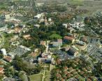 Campus_of_the_University_of_California__Irvine__aerial_view__circa_2006_.jpg