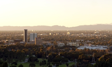 Burbank_media_district_from_Griffith_Park_2015-11-07.jpg