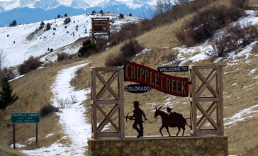Welcome_to_Cripple_Creek_Colorado.jpg