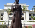 Father_Serra_statue__Ventura__California_.jpg