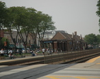 La_Grange__Illinois_train_station.jpg