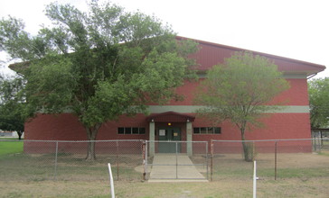 Batesville__TX__School_IMG_1886.JPG