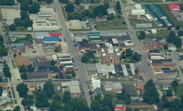 Aerial_view_of_Savannah__Missouri_9-2-2013.JPG