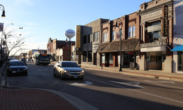 Collinsville_Main_Street.jpg