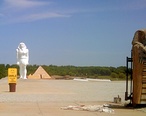 Pyramid_house_and_statues_Wadsworth_IL.jpg