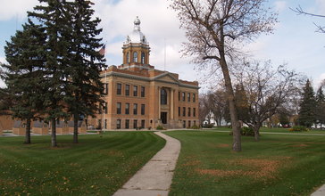 Traill_County_Courthouse.jpg