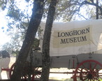 Covered_wagon_at_Longhorn_Museum_in_Pleasanton__TX_IMG_2633.JPG