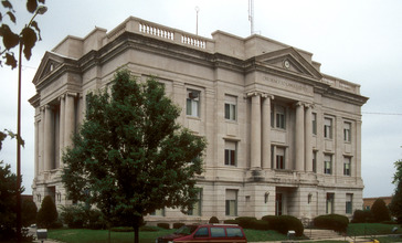 RAY_COUNTY_COURTHOUSE.jpg