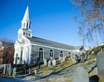 Church_and_cemetery_in_Concord__Mass_2012-0082.jpg