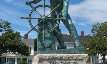 Gloucester_MA_-_Fisherman_s_Memorial.jpg