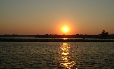 Sunset_off_The_Patchogue_Village_Dock.JPG