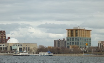 Camden__New_Jersey_Waterfront_view_east_across_the_Delaware_River_from_Penn_s_Landing__Philadelphia__Pennsylvania__USA_February_5th__2011_-_panoramio.jpg